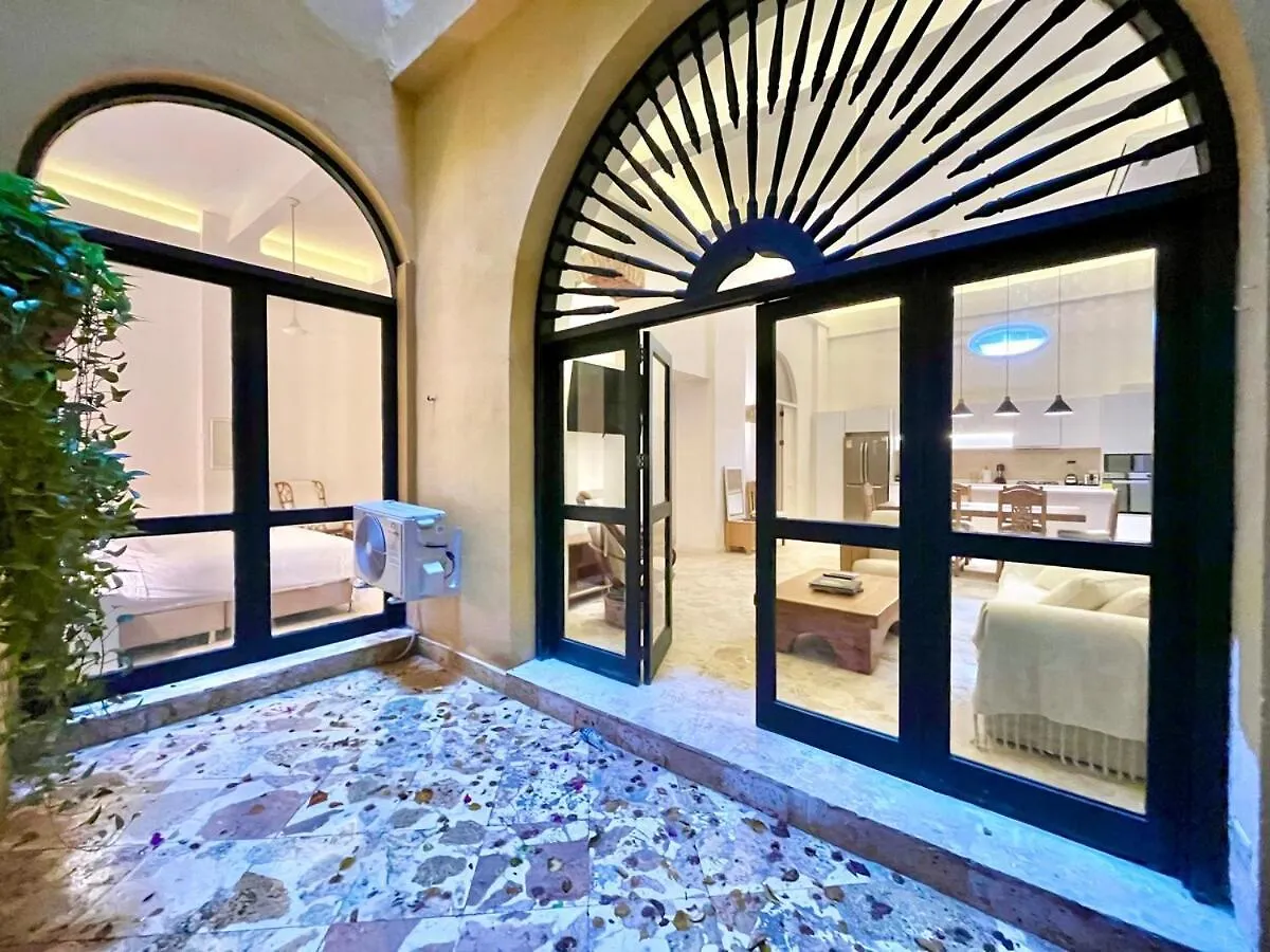 Walled City 2 Private Patios, Rooftop With Pool Cartagena 아파트