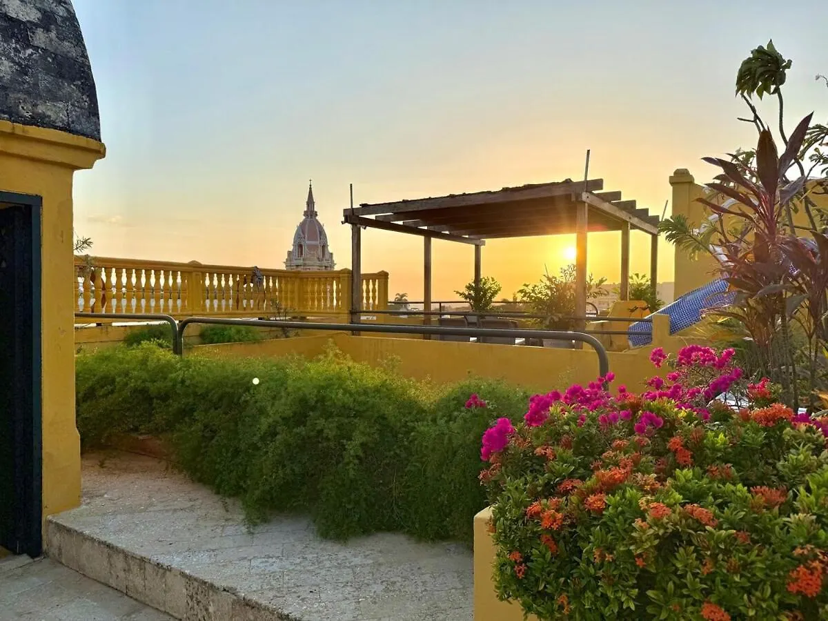 아파트 Walled City 2 Private Patios, Rooftop With Pool Cartagena