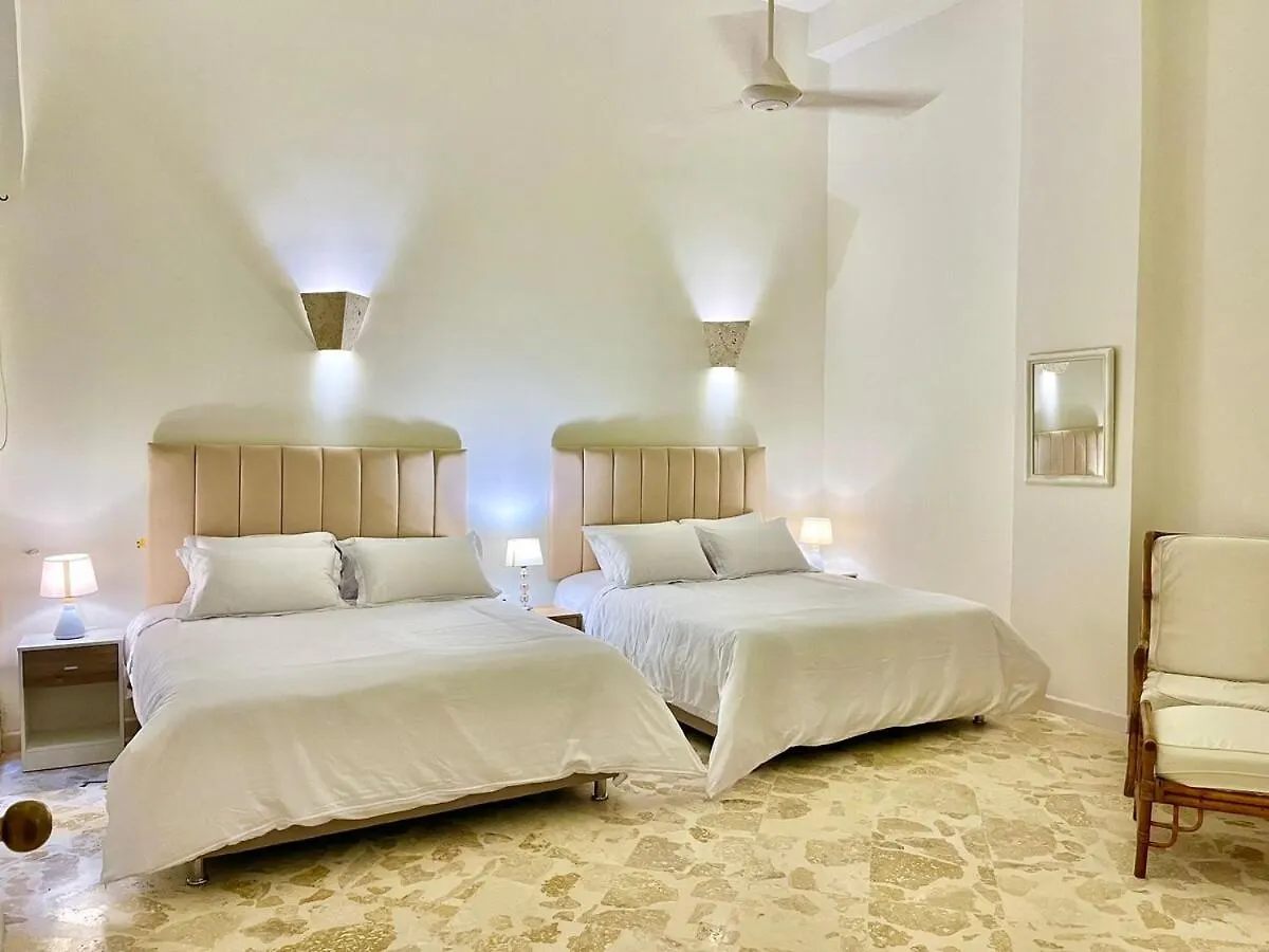 아파트 Walled City 2 Private Patios, Rooftop With Pool Cartagena