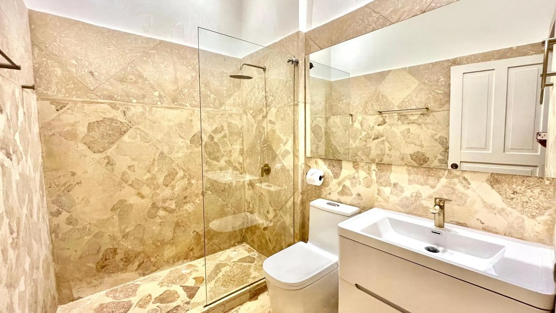 By Calamari Homes - El Porvenir 206 Walled City Cartagena