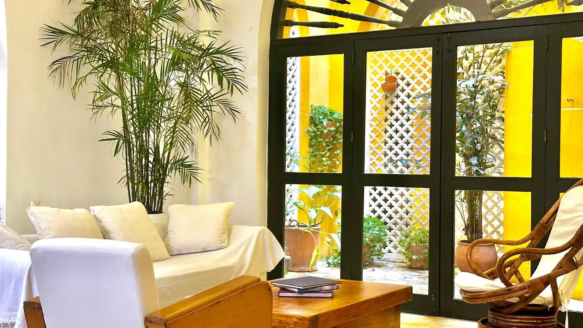 By Calamari Homes - El Porvenir 206 Walled City Cartagena