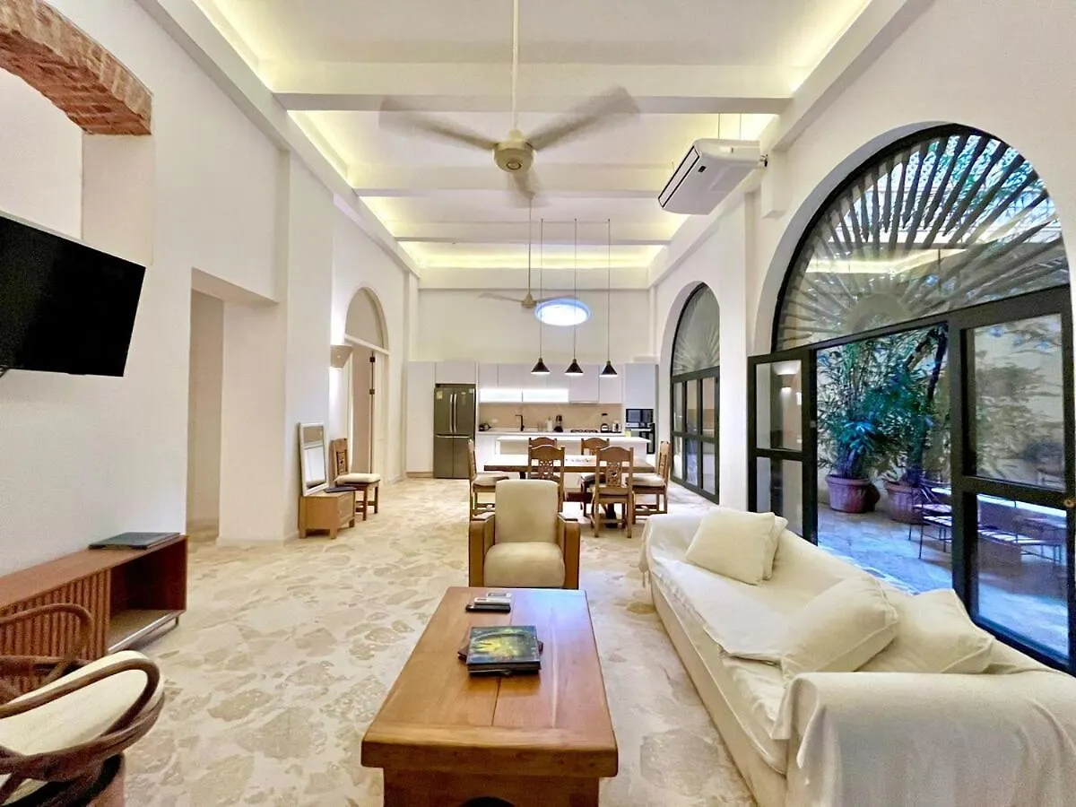 Apartment Walled City 2 Private Patios, Rooftop With Pool Cartagena